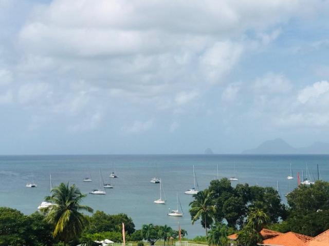 Appartement Les Pieds Dans L'Eau Sainte-Anne Bagian luar foto
